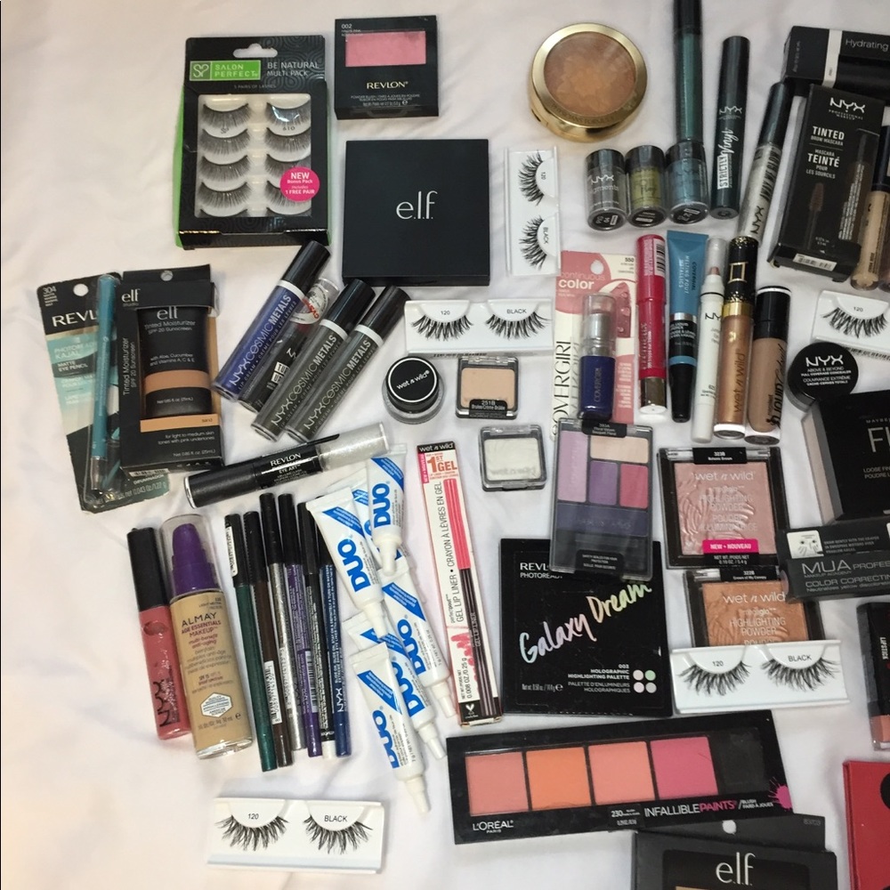 Mystery Makeup Bundle ✨ - Picture 6 of 8
